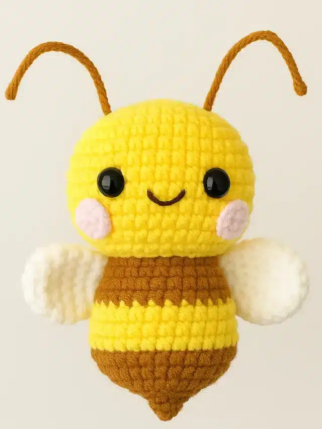 Crochet Bee Pattern 🐝 Free Keychain & Plush Tutorial